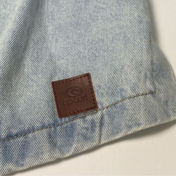 NWT Rip Curl Juniors' Venice Cotton Denim Shirt Jacket In Light Wash Size Medium - Picture 10 of 16